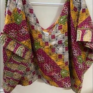 Kantha Bae V-Neck Crop